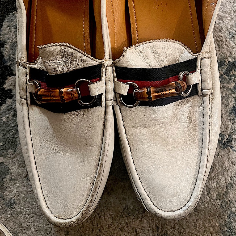 Men white Gucci shoes.loafers